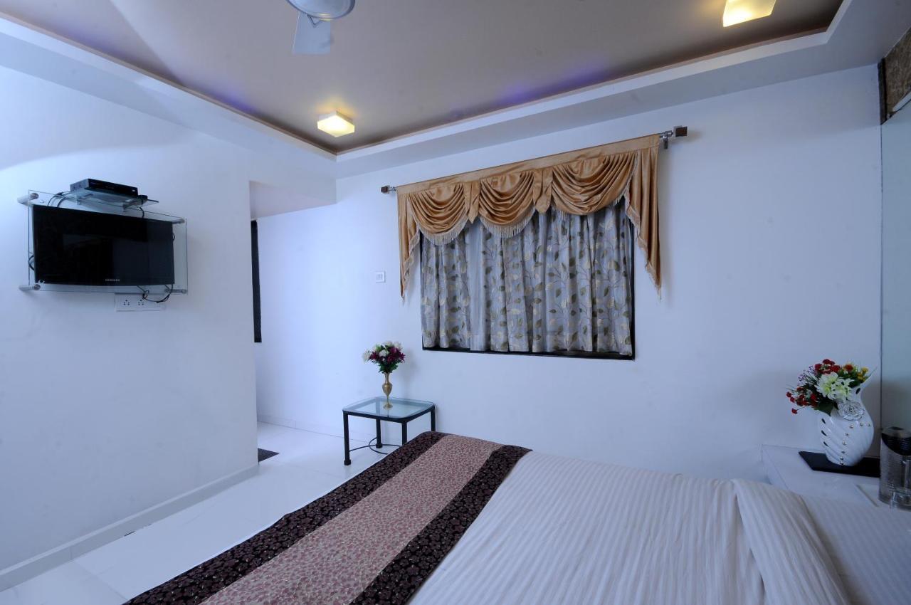 Hotel Vyankatesh & Pure Veg Restaurant Mahabaleshwar Luaran gambar