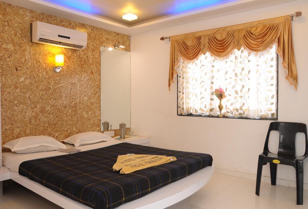 Hotel Vyankatesh & Pure Veg Restaurant Mahabaleshwar Bilik gambar