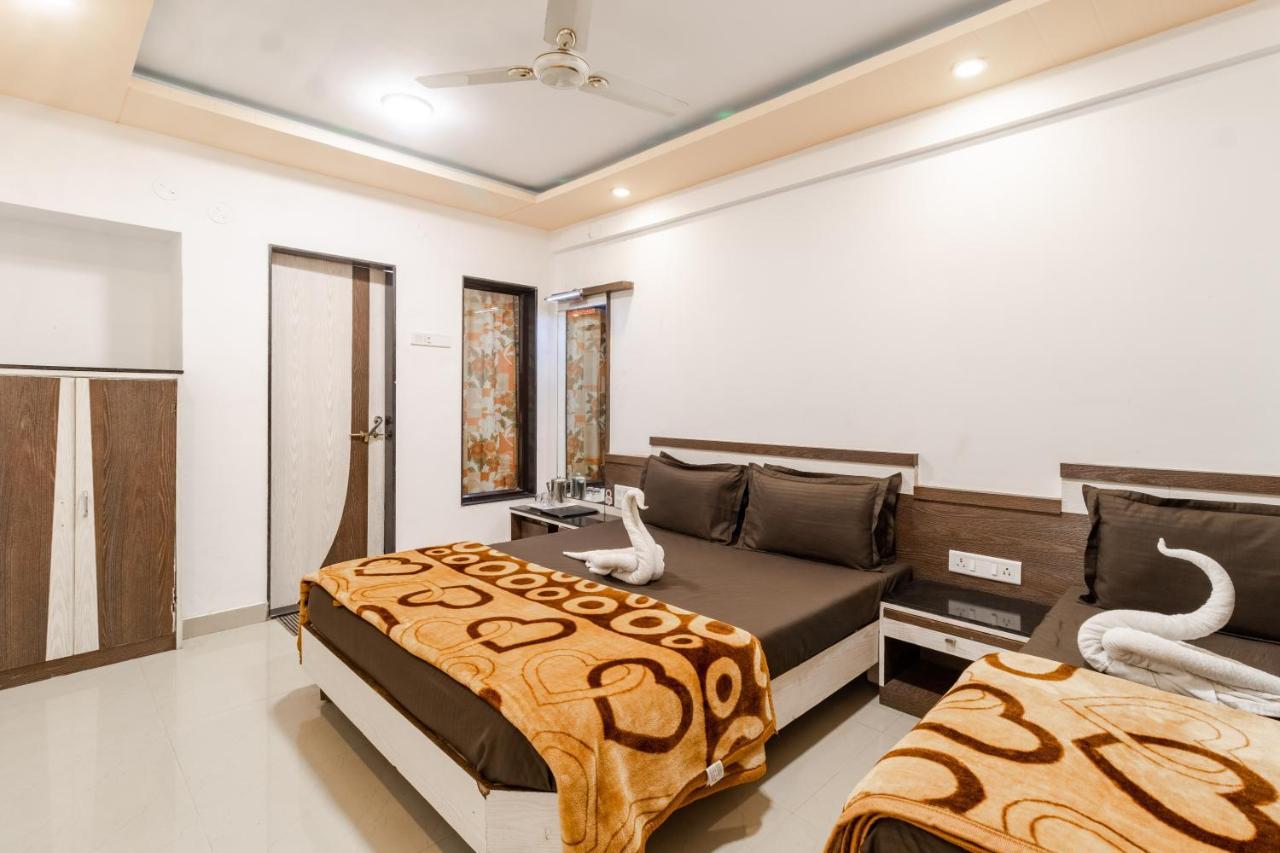 Hotel Vyankatesh & Pure Veg Restaurant Mahabaleshwar Luaran gambar