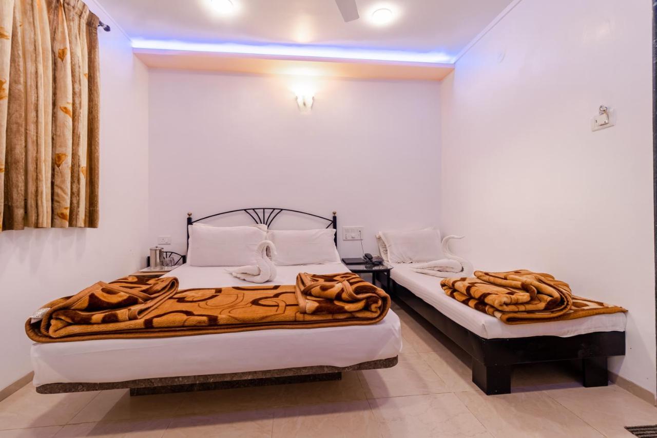 Hotel Vyankatesh & Pure Veg Restaurant Mahabaleshwar Luaran gambar