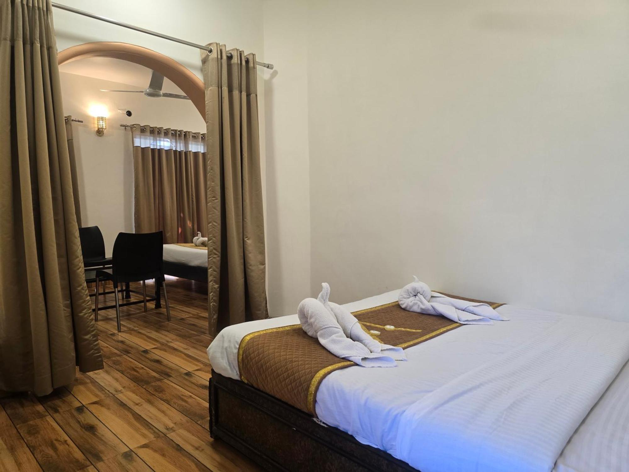 Hotel Vyankatesh & Pure Veg Restaurant Mahabaleshwar Luaran gambar