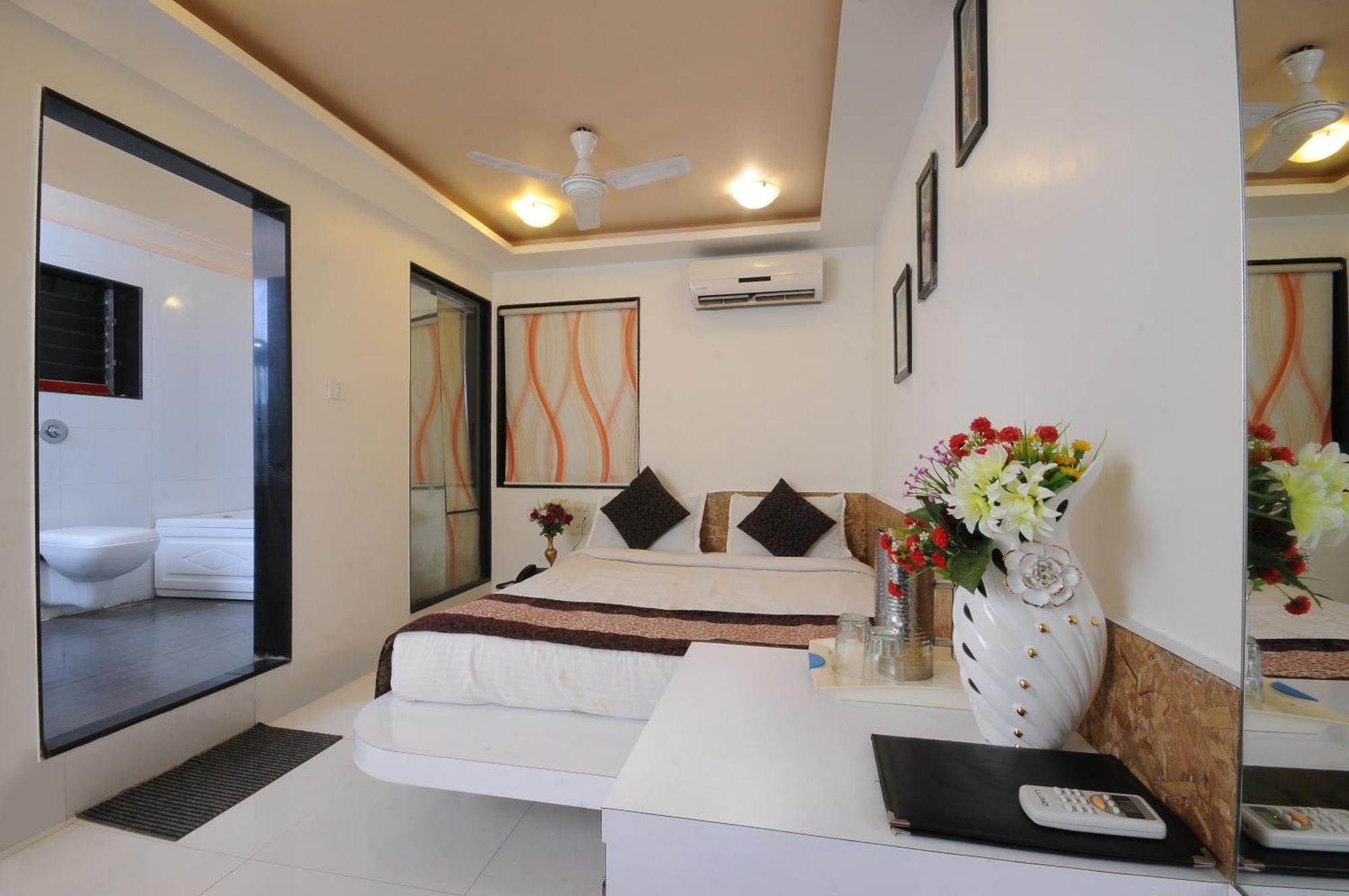 Hotel Vyankatesh & Pure Veg Restaurant Mahabaleshwar Luaran gambar