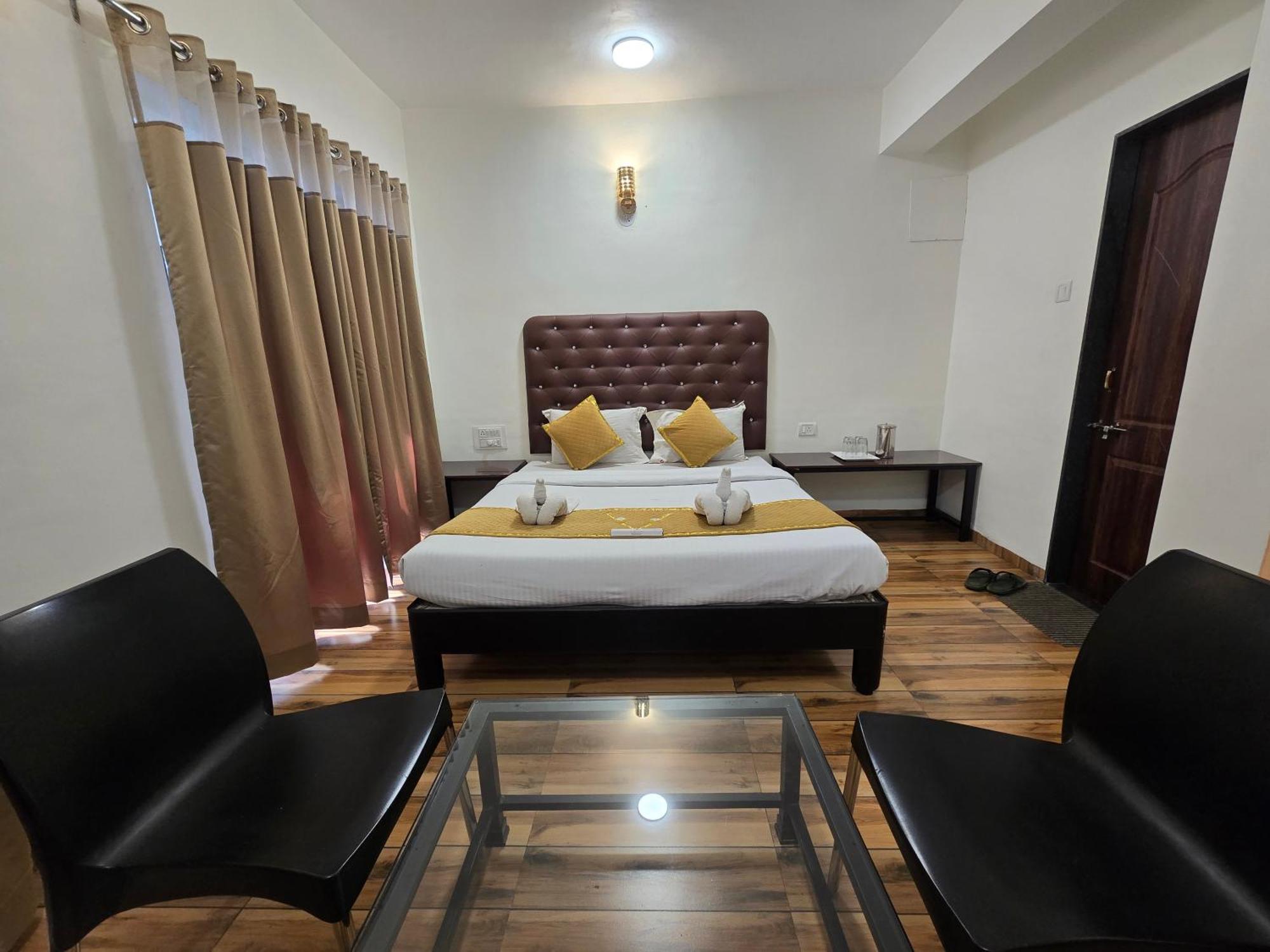 Hotel Vyankatesh & Pure Veg Restaurant Mahabaleshwar Luaran gambar