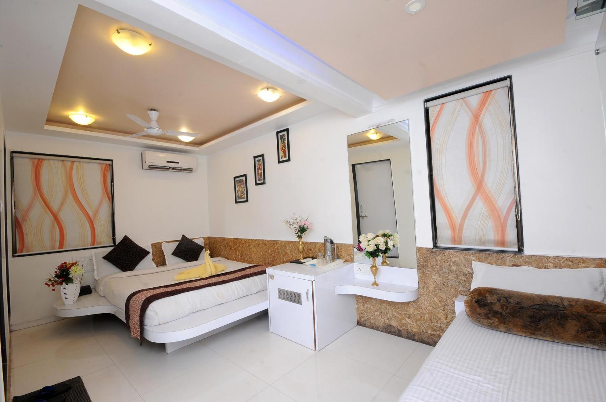 Hotel Vyankatesh & Pure Veg Restaurant Mahabaleshwar Luaran gambar