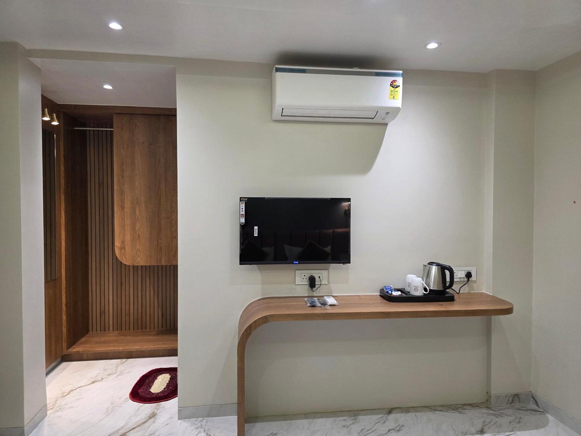 Hotel Vyankatesh & Pure Veg Restaurant Mahabaleshwar Luaran gambar