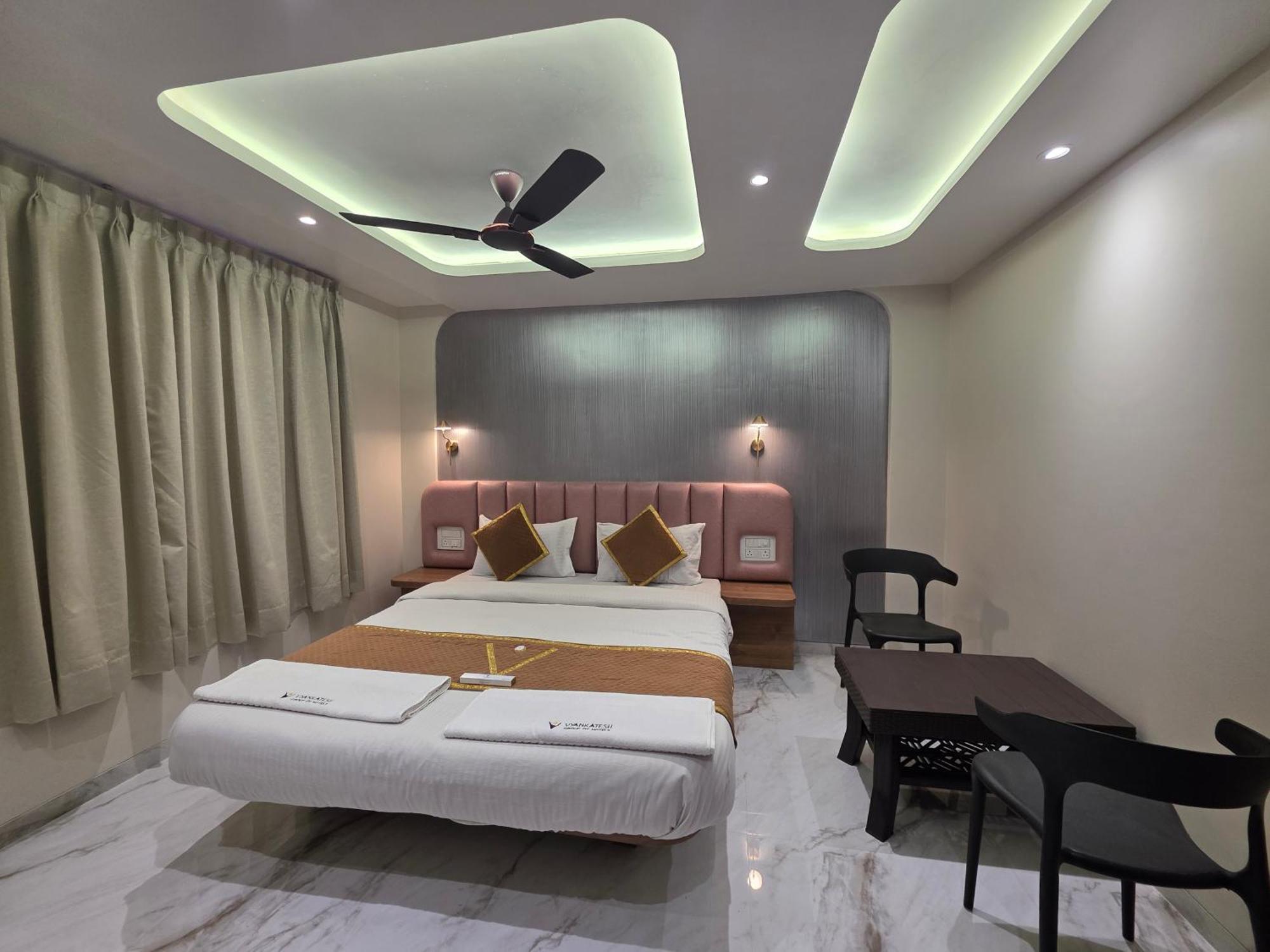 Hotel Vyankatesh & Pure Veg Restaurant Mahabaleshwar Luaran gambar