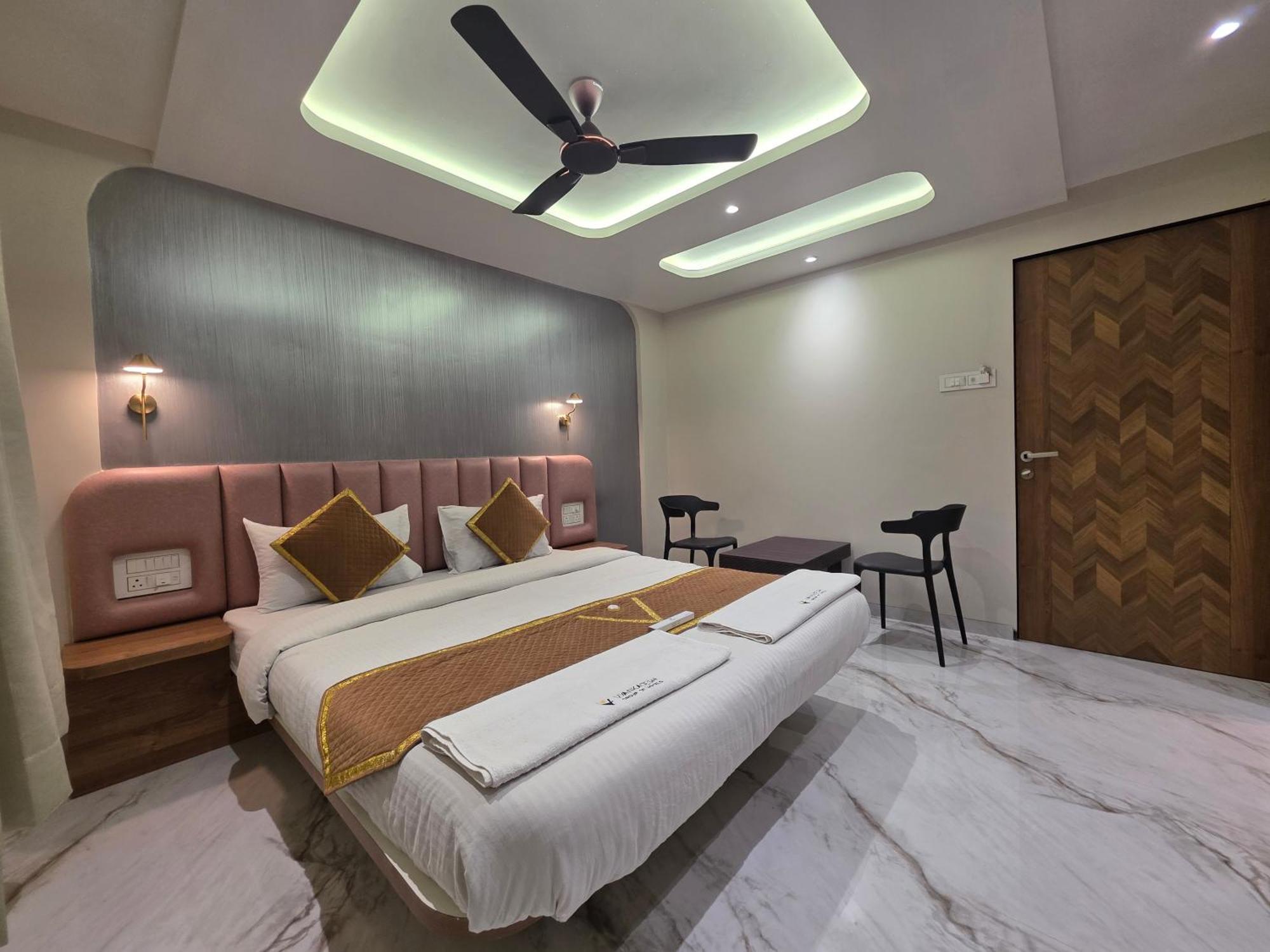 Hotel Vyankatesh & Pure Veg Restaurant Mahabaleshwar Luaran gambar