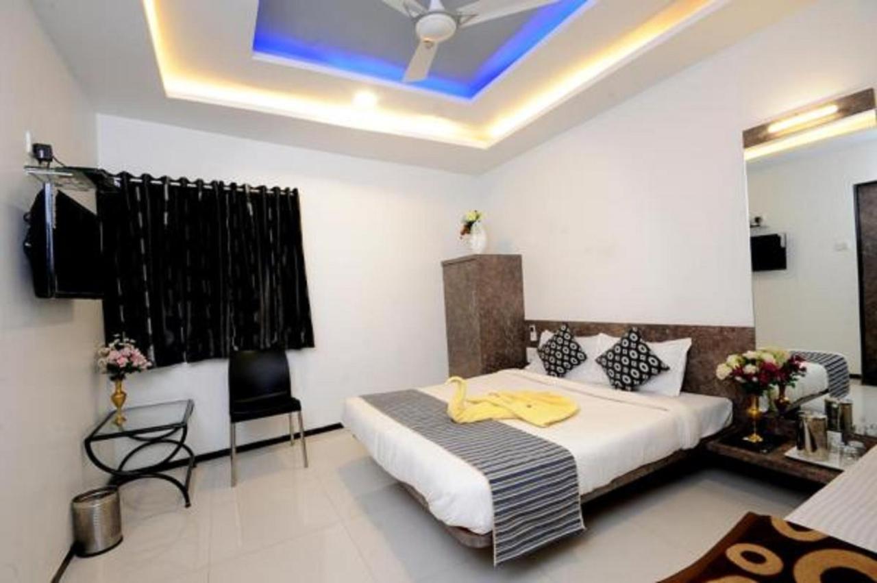 Hotel Vyankatesh & Pure Veg Restaurant Mahabaleshwar Luaran gambar
