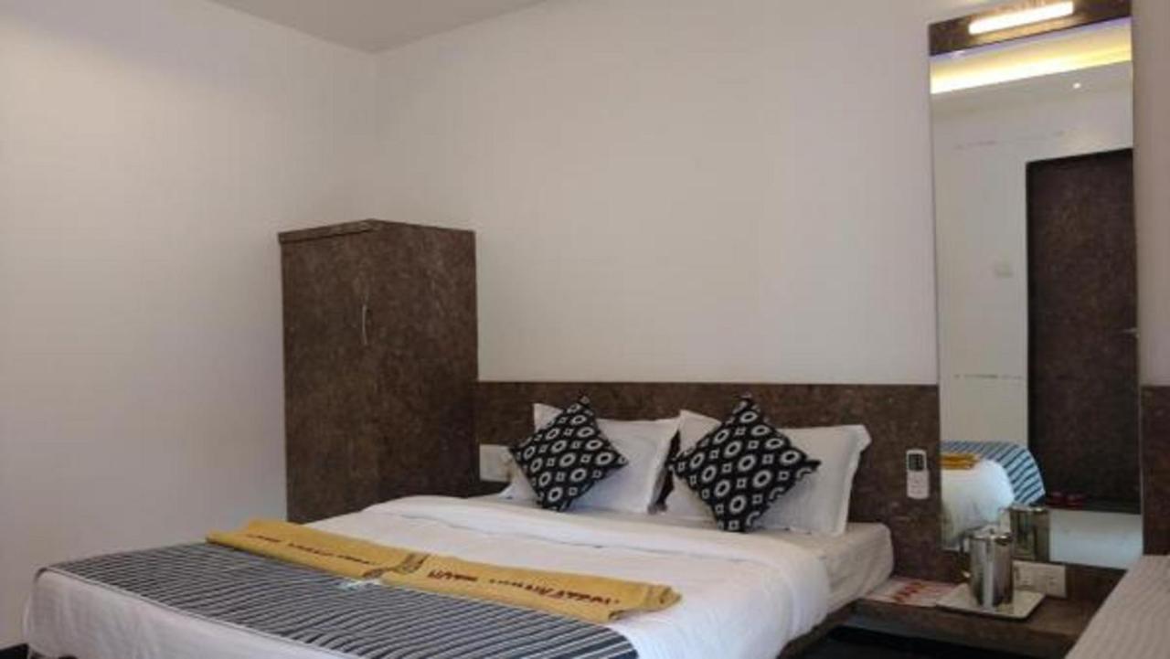 Hotel Vyankatesh & Pure Veg Restaurant Mahabaleshwar Luaran gambar