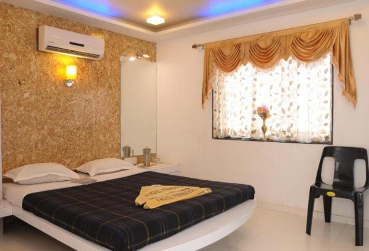 Hotel Vyankatesh & Pure Veg Restaurant Mahabaleshwar Luaran gambar